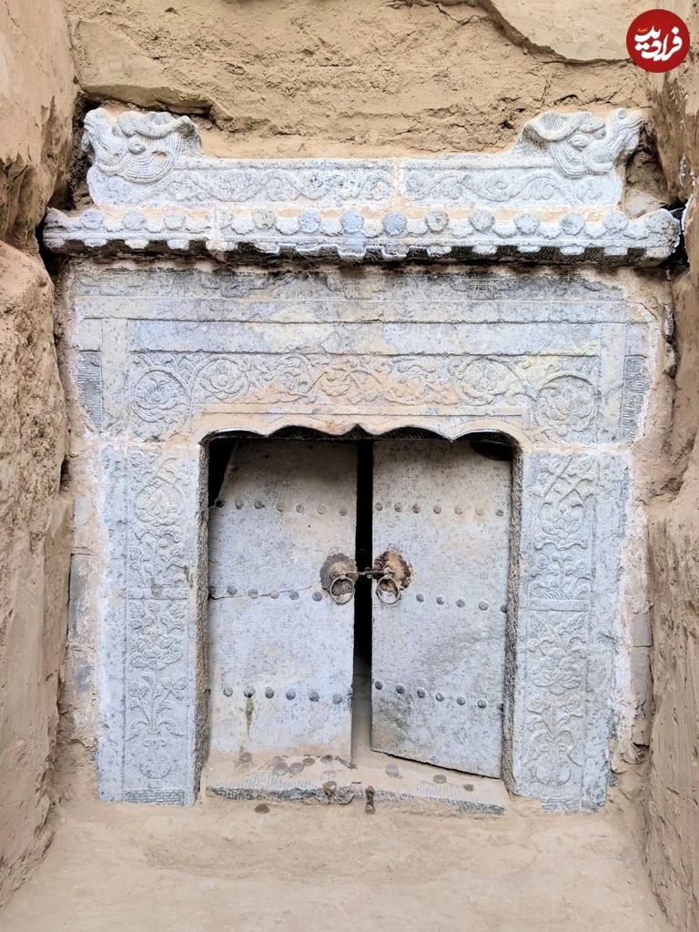 Ming-tomb-doors+(1)