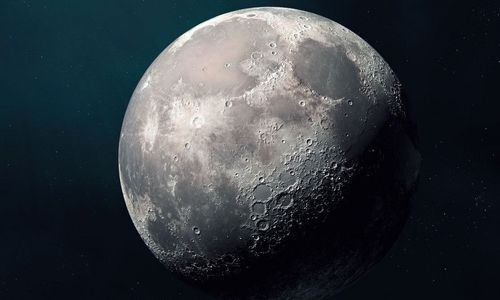 چرا ماه دارد کوچکتر می‌شود؟