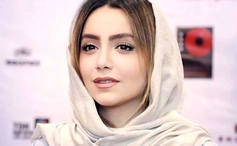 استایل زیبا نازنین بیاتی در یک نمایشگاه/ عکس
