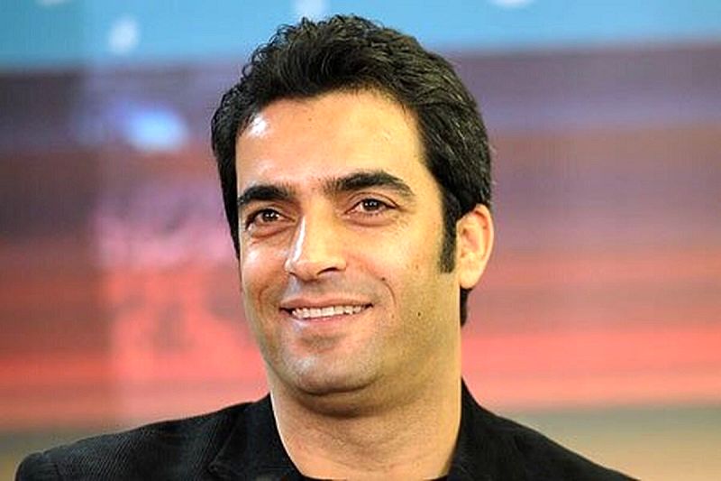 عکسی که منوچهر هادی از خانواده پرجمعیت خود منتشر کرد