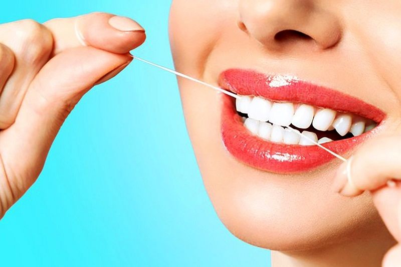 ۵ فایده نخ دندان برای سلامت دهان و دندان