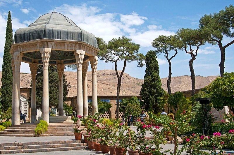 فال حافظ ۲۰ بهمن ماه ۱۴۰۳/ سحر با باد می‌گفتم حدیث آرزومندی