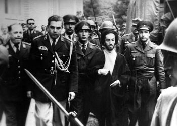 نواب صفوی که بود و چه کرد؟