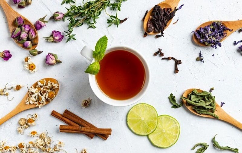 صبح، ظهر، شب چه دمنوشی بنوشیم؟ 