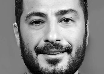 استایل عجیب نوید محمدزاده در کنار خواهرزنش/ عکس