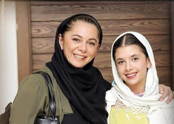 مستانه مهاجر در آغوش دخترش «نفس»/ عکس